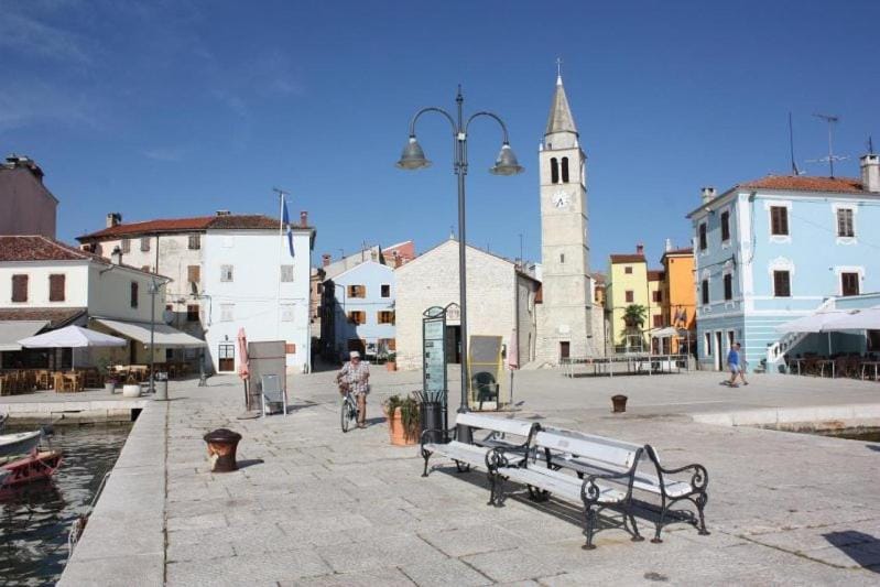 Property building, Nearby landmark