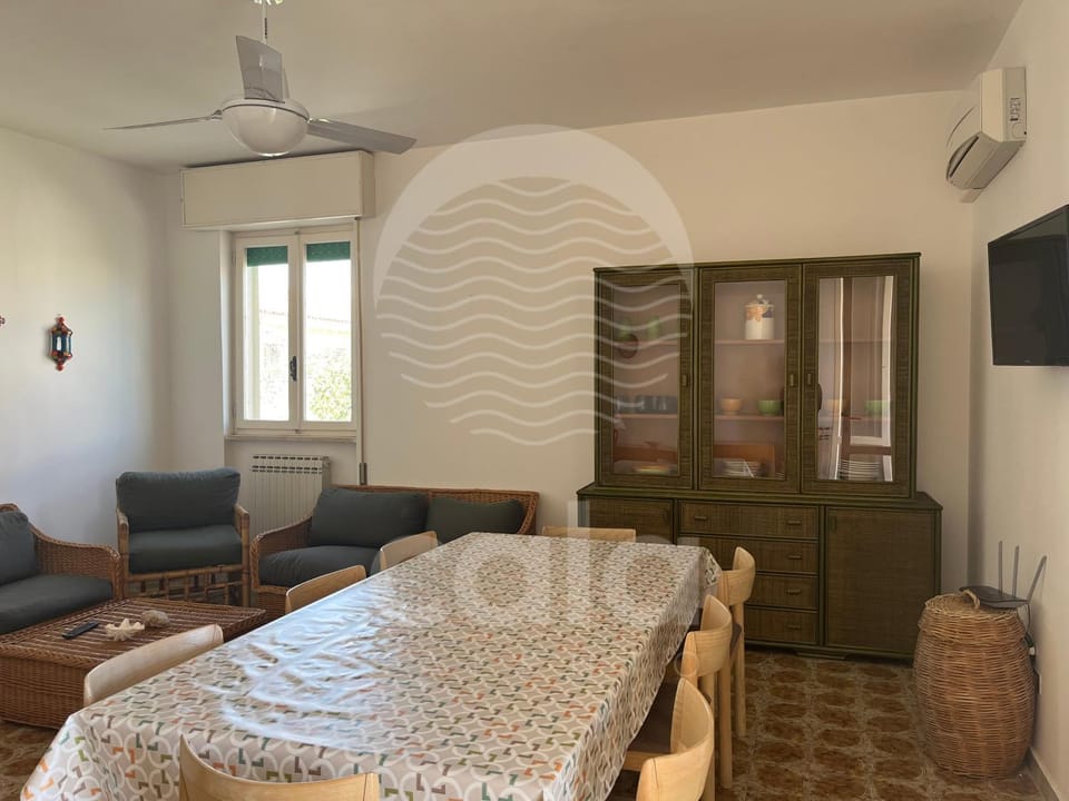 TV and multimedia, Living room, air conditioner, air conditioner