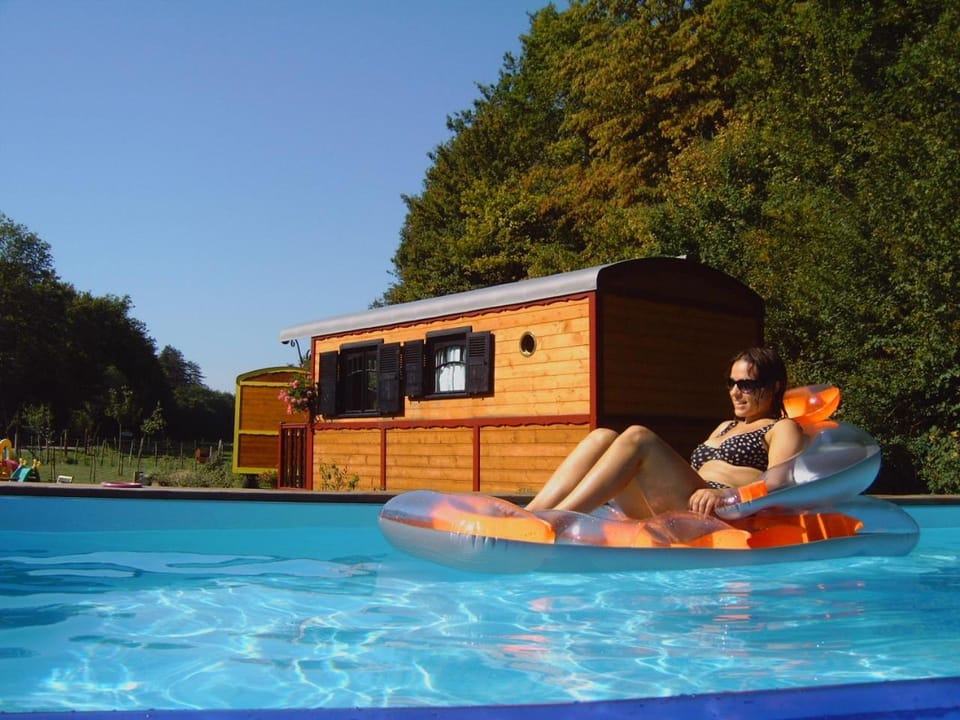 People, Swimming pool