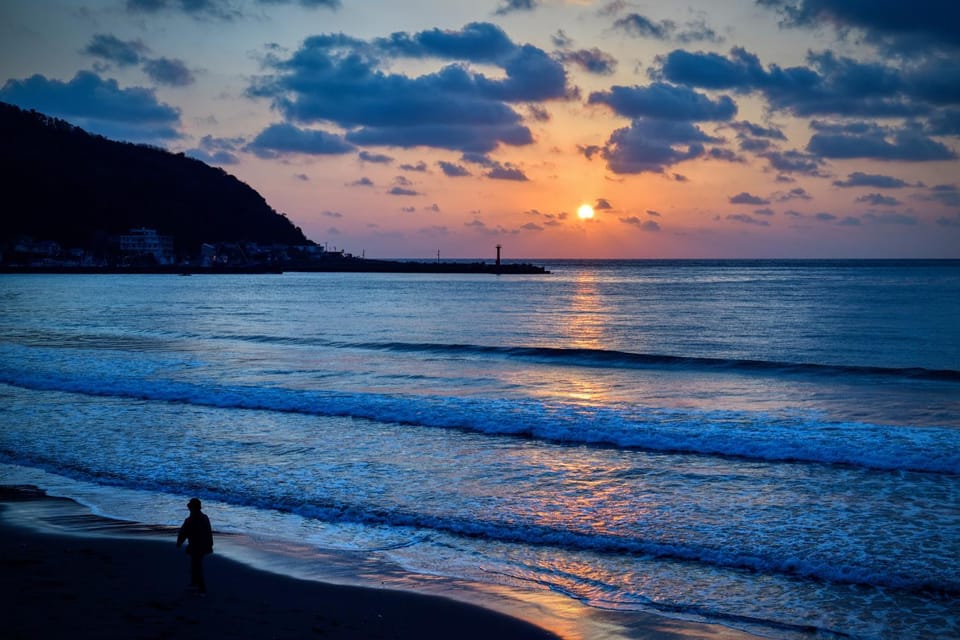 Nearby landmark, Neighbourhood, Natural landscape, Beach, Sea view, Sunset