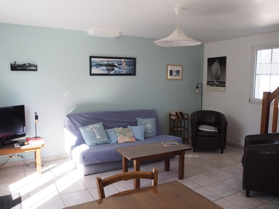 Communal lounge/ TV room, TV and multimedia, Seating area