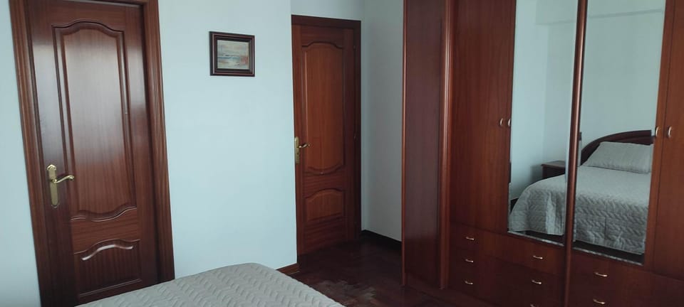 Piso muy Grande Apartment in O Morrazo