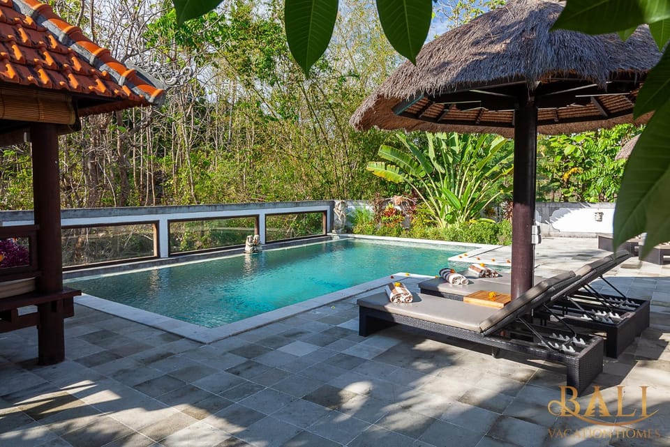 Swimming pool, sunbed