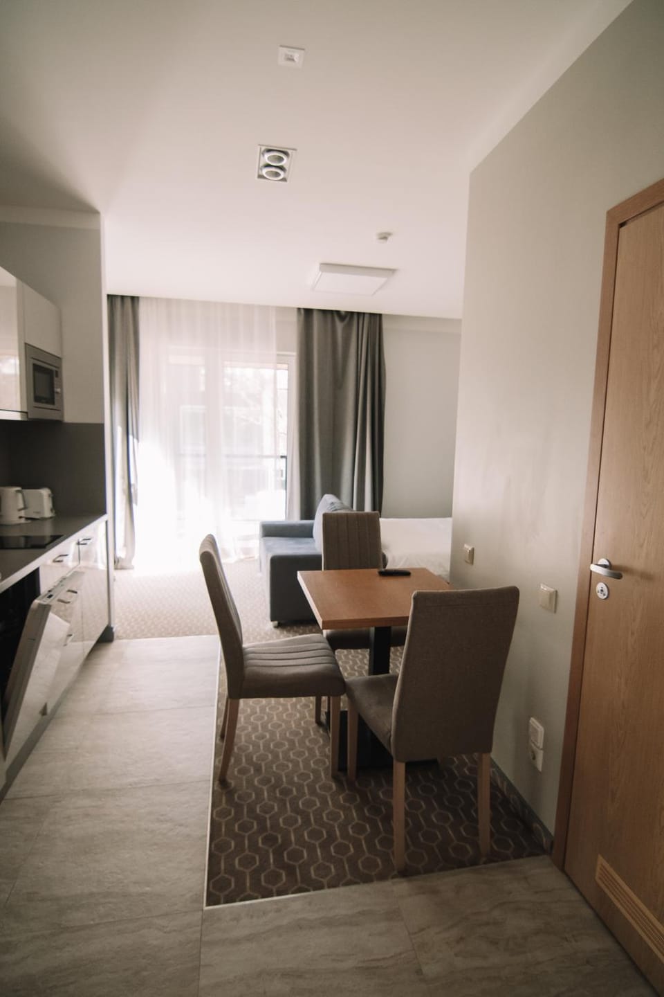 Bed, Kitchen or kitchenette, Photo of the whole room, Dining area, Bedroom, hair dresser