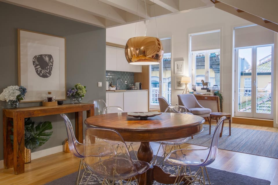 TV and multimedia, Balcony/Terrace, Kitchen or kitchenette, Living room, Photo of the whole room, Decorative detail, Dining area, City view