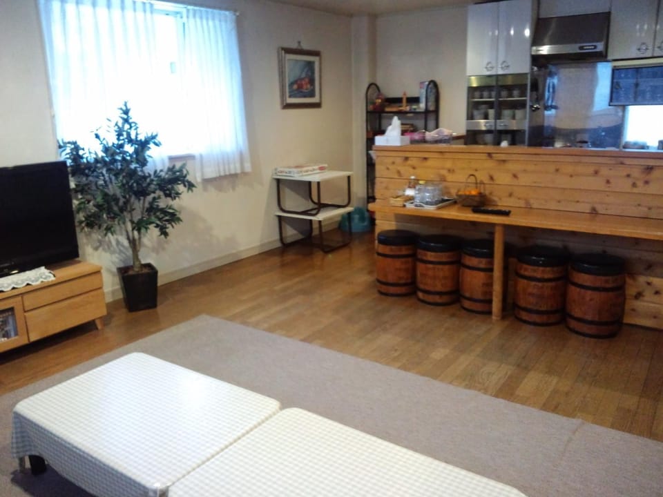 Communal lounge/ TV room, TV and multimedia, Kitchen or kitchenette, Communal kitchen