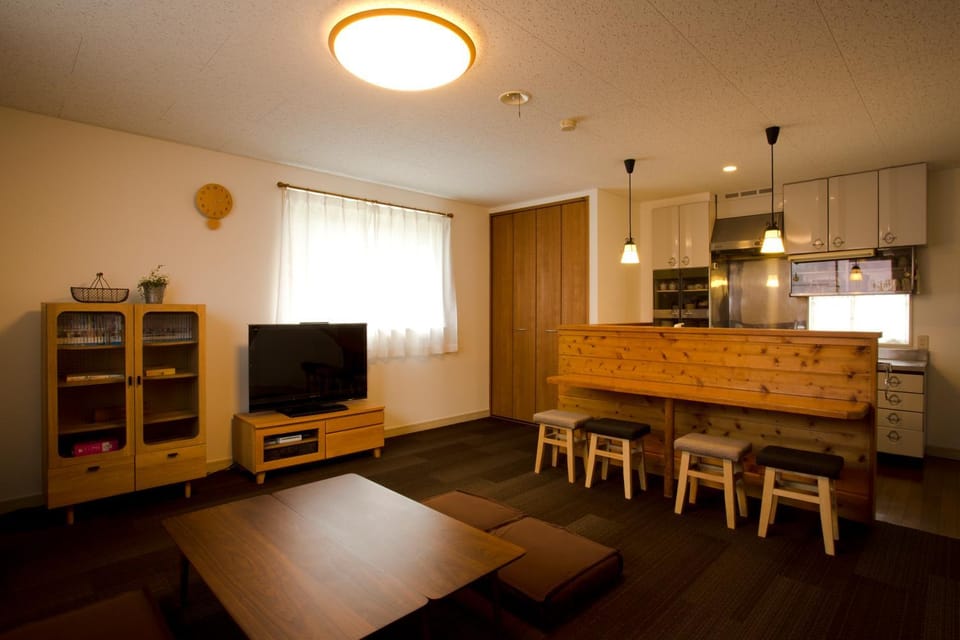Communal lounge/ TV room, Communal lounge/ TV room, TV and multimedia, Kitchen or kitchenette, Living room