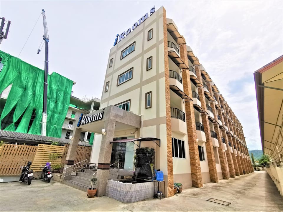 Property building, Facade/entrance