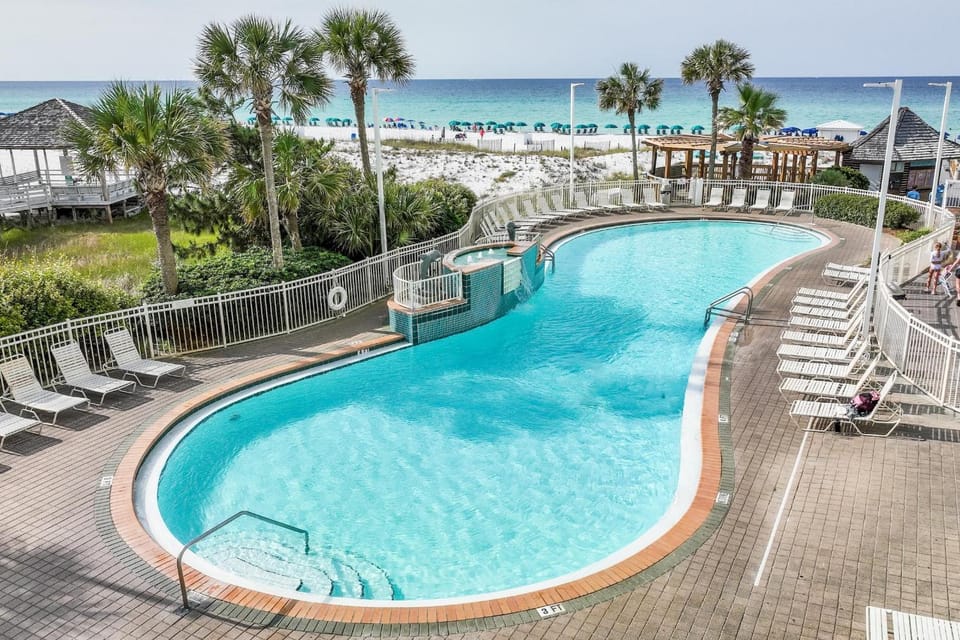 Pelican Beach Resort 410 House in Destin