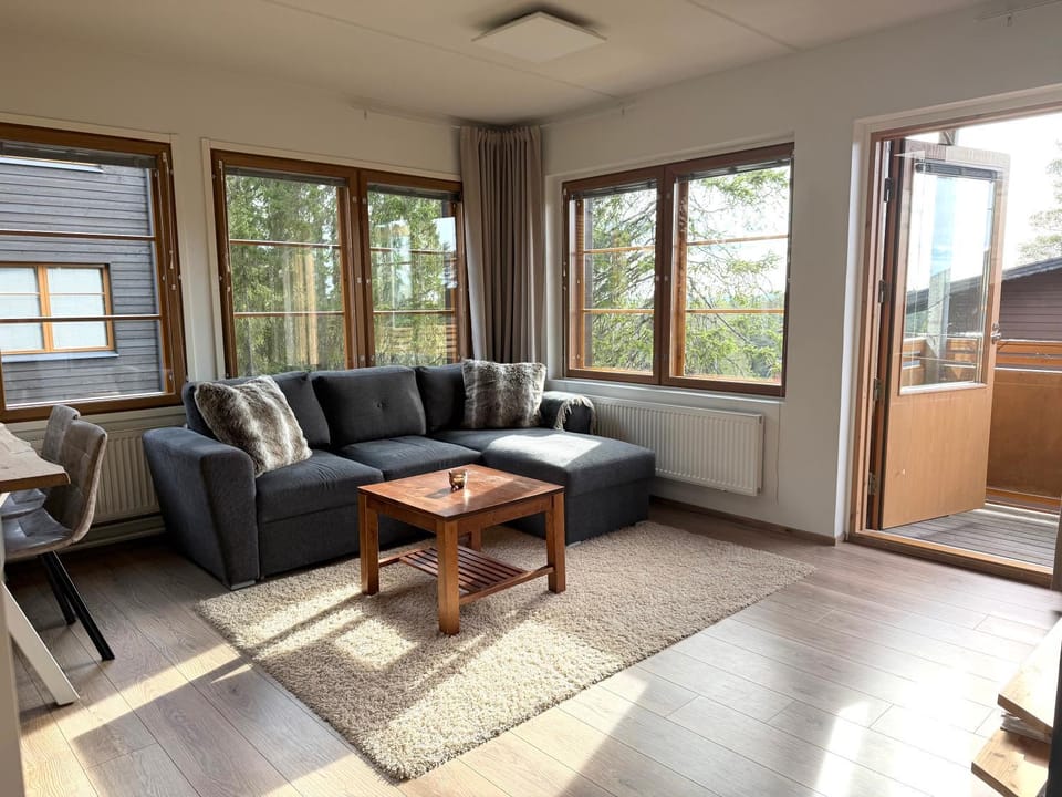Ruka Center Chalet 3B1 - Ski-In Ski-Out - All services nearby - AC - Fireplace - Wifi - Own parking place Apartment in Lapland