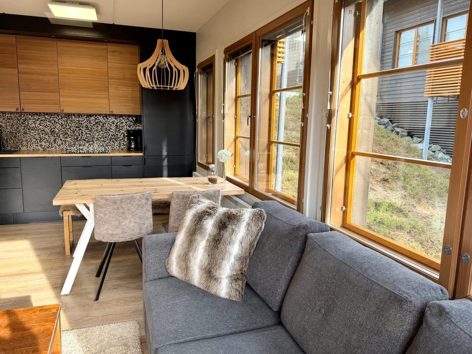 Ruka Center Chalet 3B1 - Ski-In Ski-Out - All services nearby - AC - Fireplace - Wifi - Own parking place Apartment in Lapland