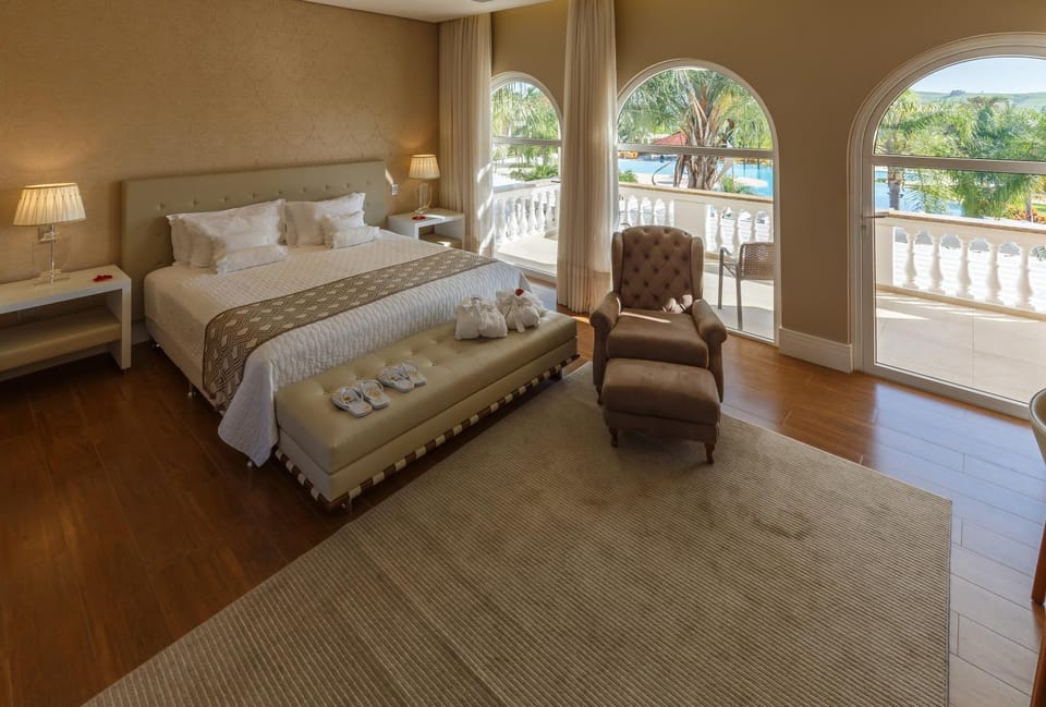 Bed, Balcony/Terrace, Photo of the whole room, Decorative detail, Bedroom, Pool view