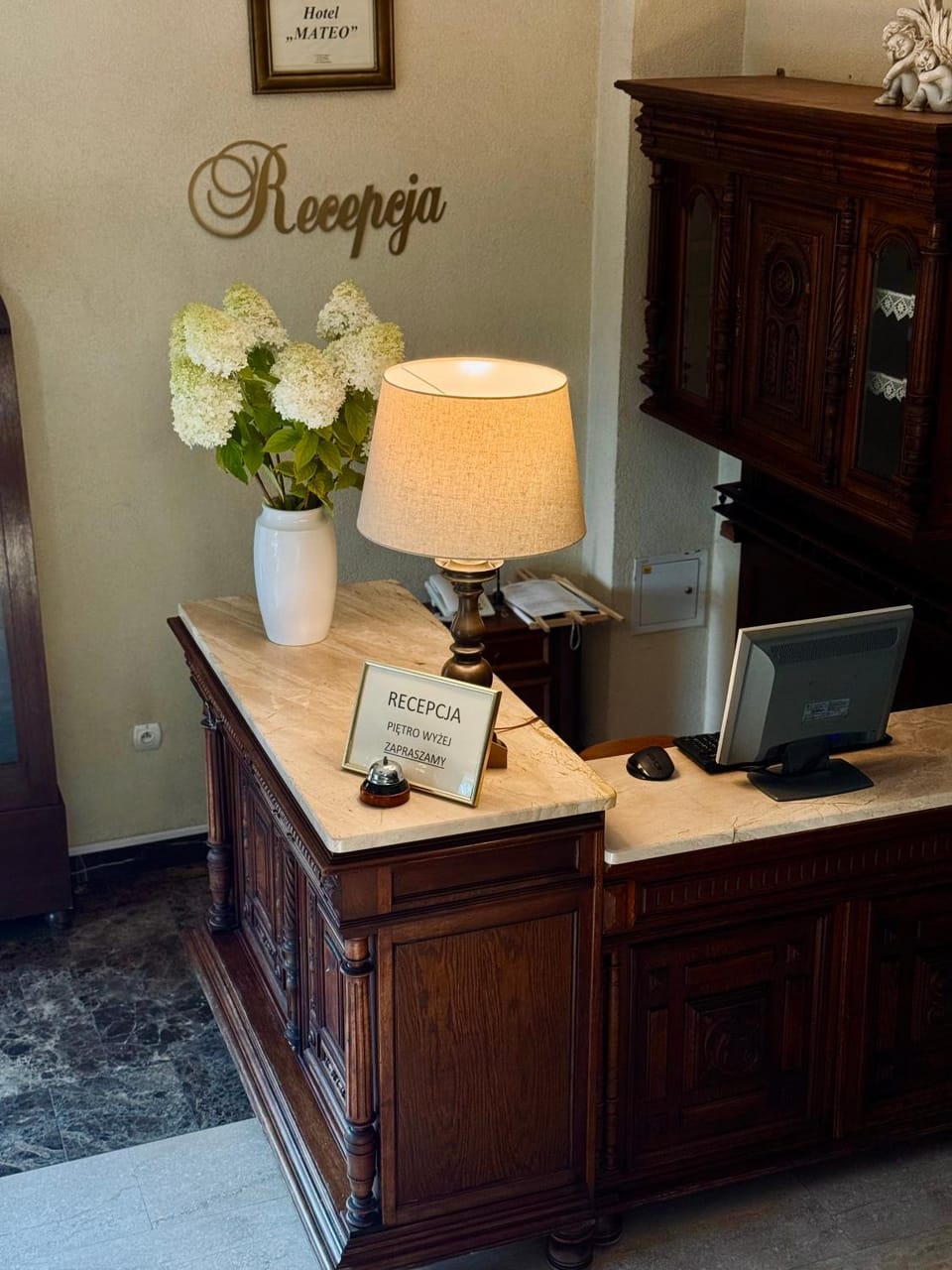 Lobby or reception, Decorative detail, Logo/Certificate/Sign, Area and facilities