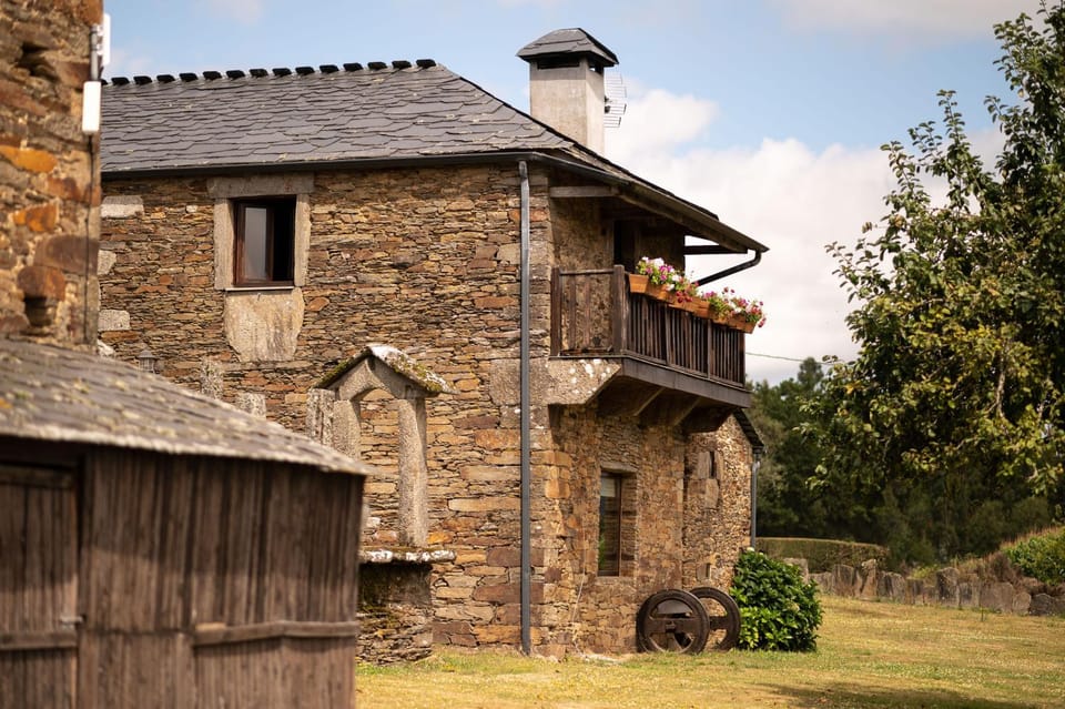 Property building, Facade/entrance, Day, Summer, Garden, Lobby or reception, On site