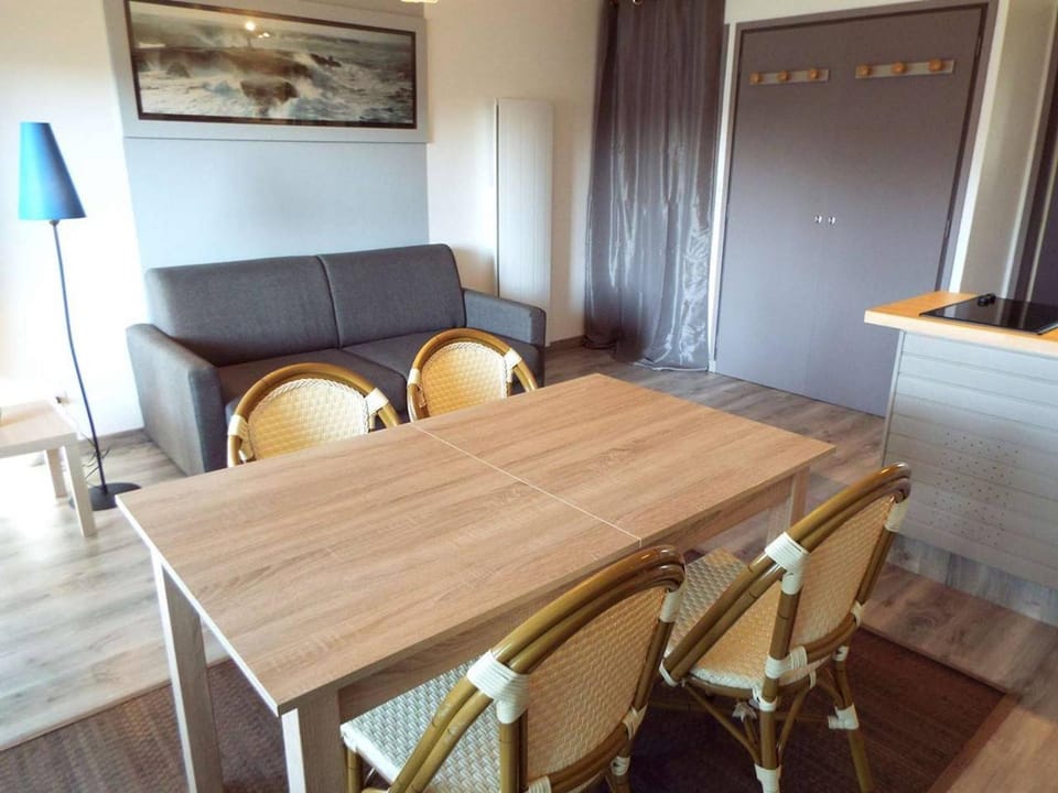 Appartement 2 pièces avec loggia - 300m de la plage de Carnac - FR-1-477-91 Apartment in Carnac