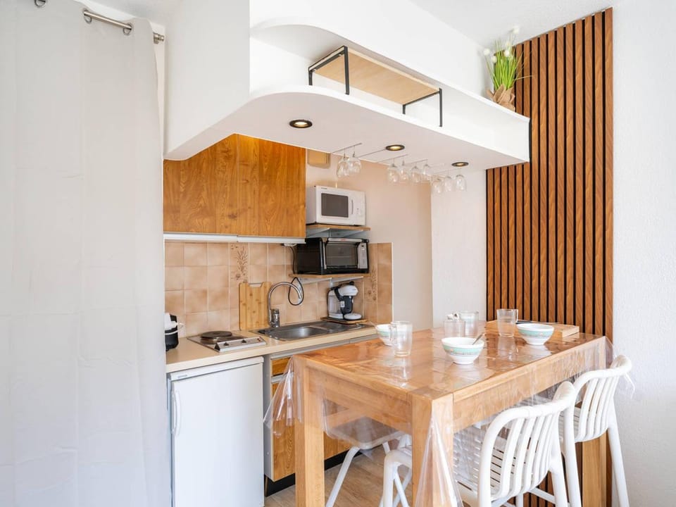 Studio cabine proche plage avec balcon sud, Wifi, et parking - Carnac - FR-1-477-98 Cabin in Carnac