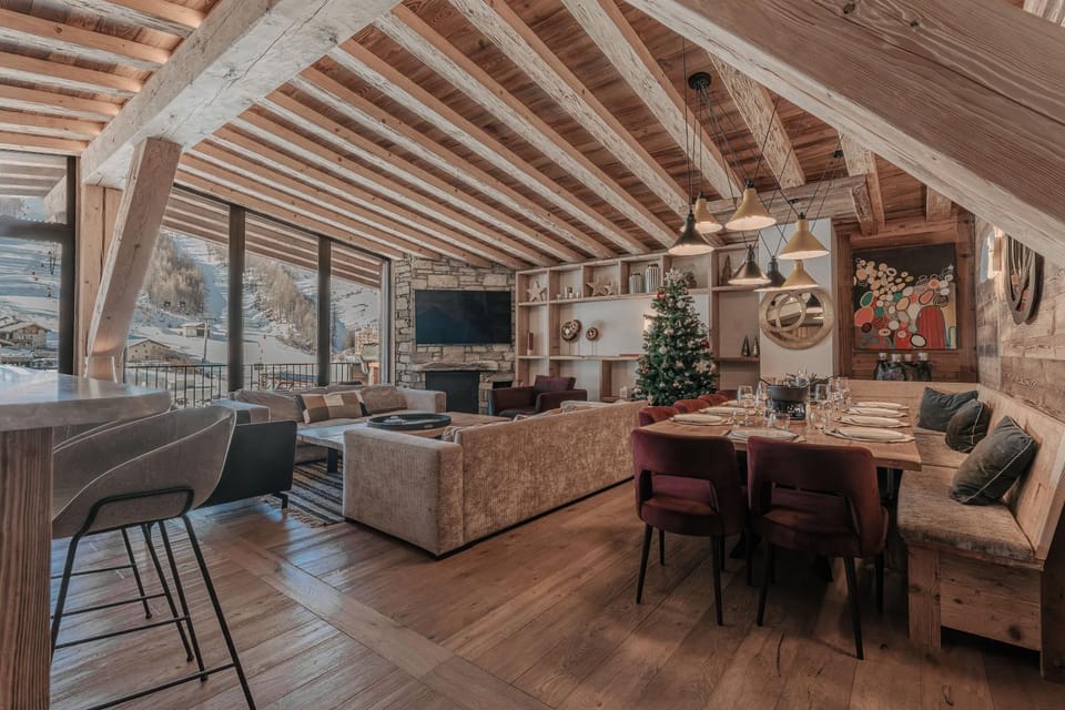 Living room, Dining area