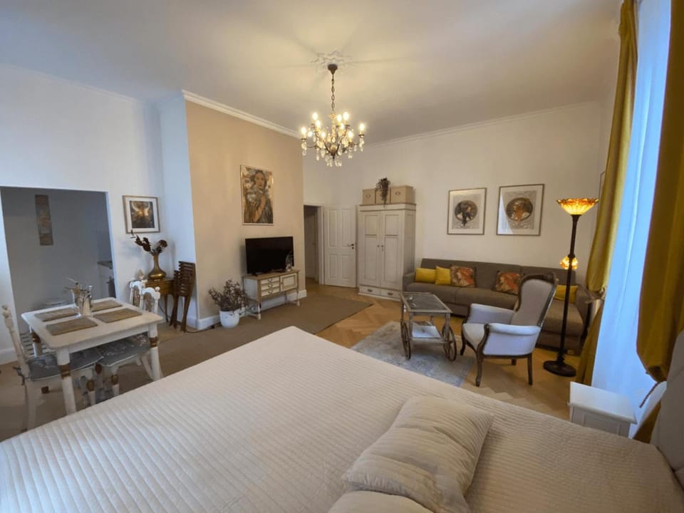 TV and multimedia, Bedroom