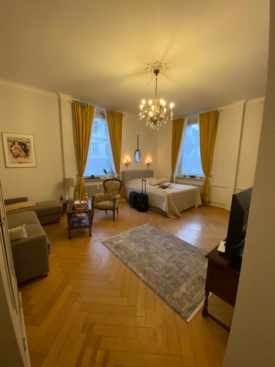 Bed, Living room, Seating area