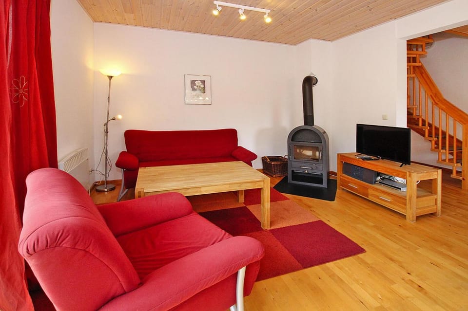 Familienfreundliches Ferienhaus mit Kamin in Babke House in Mecklenburgische Seenplatte