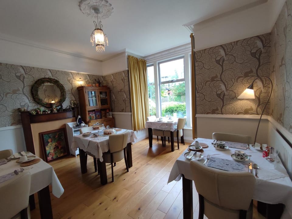 Dining area, Breakfast