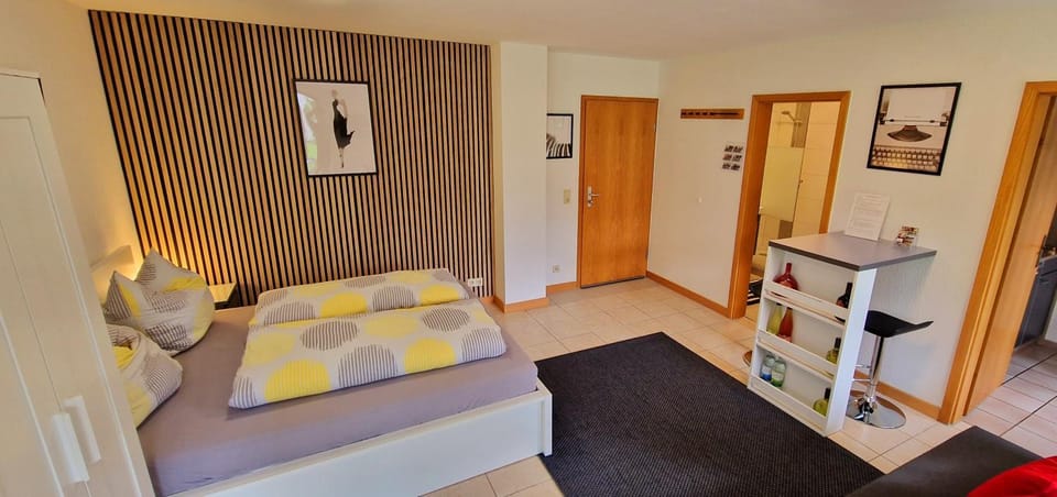 Bed, Living room, Photo of the whole room, Seating area, Bedroom