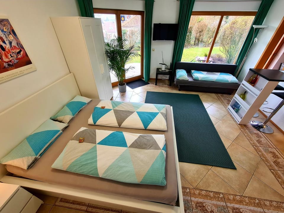 Bed, Living room, Photo of the whole room, Seating area, Bedroom