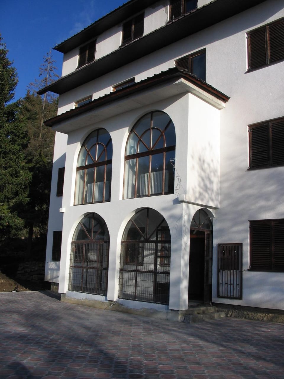 Facade/entrance