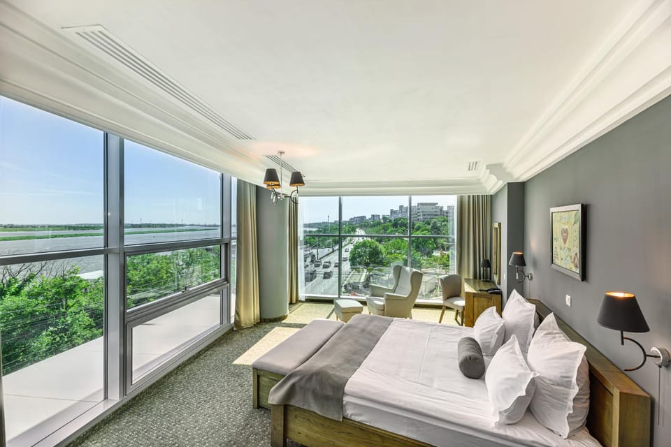Natural landscape, View (from property/room), Photo of the whole room, Bedroom