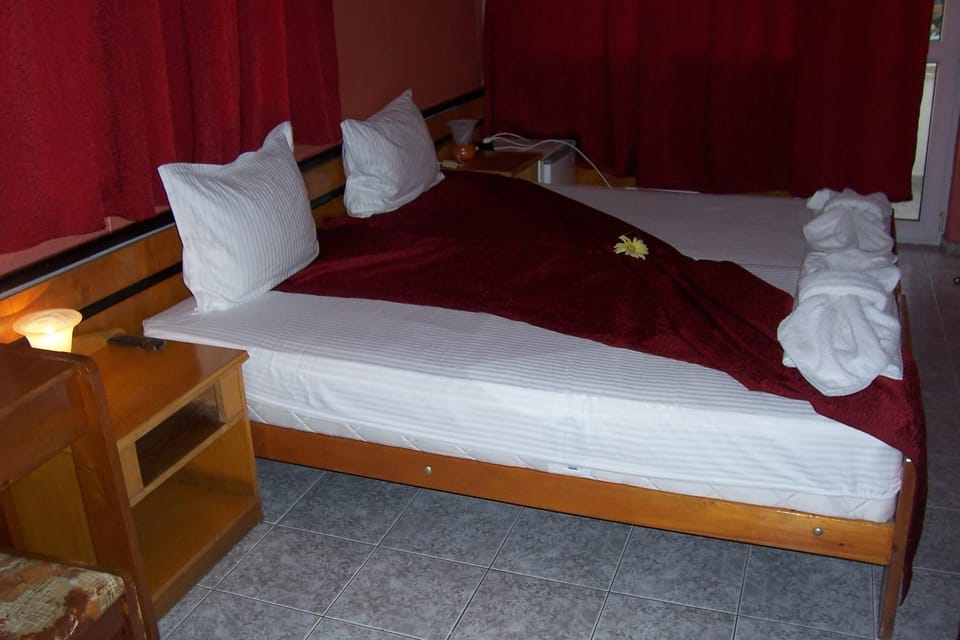 NELLY Guest House Bed and Breakfast in Burgas Province