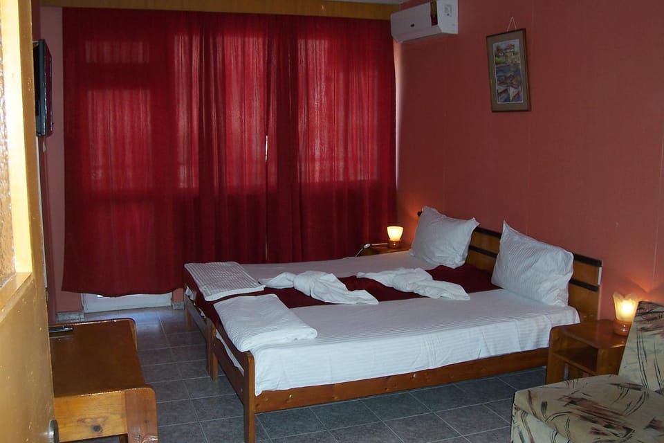 NELLY Guest House Bed and Breakfast in Burgas Province