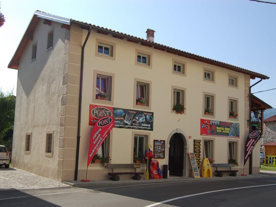 Facade/entrance, View (from property/room), Street view