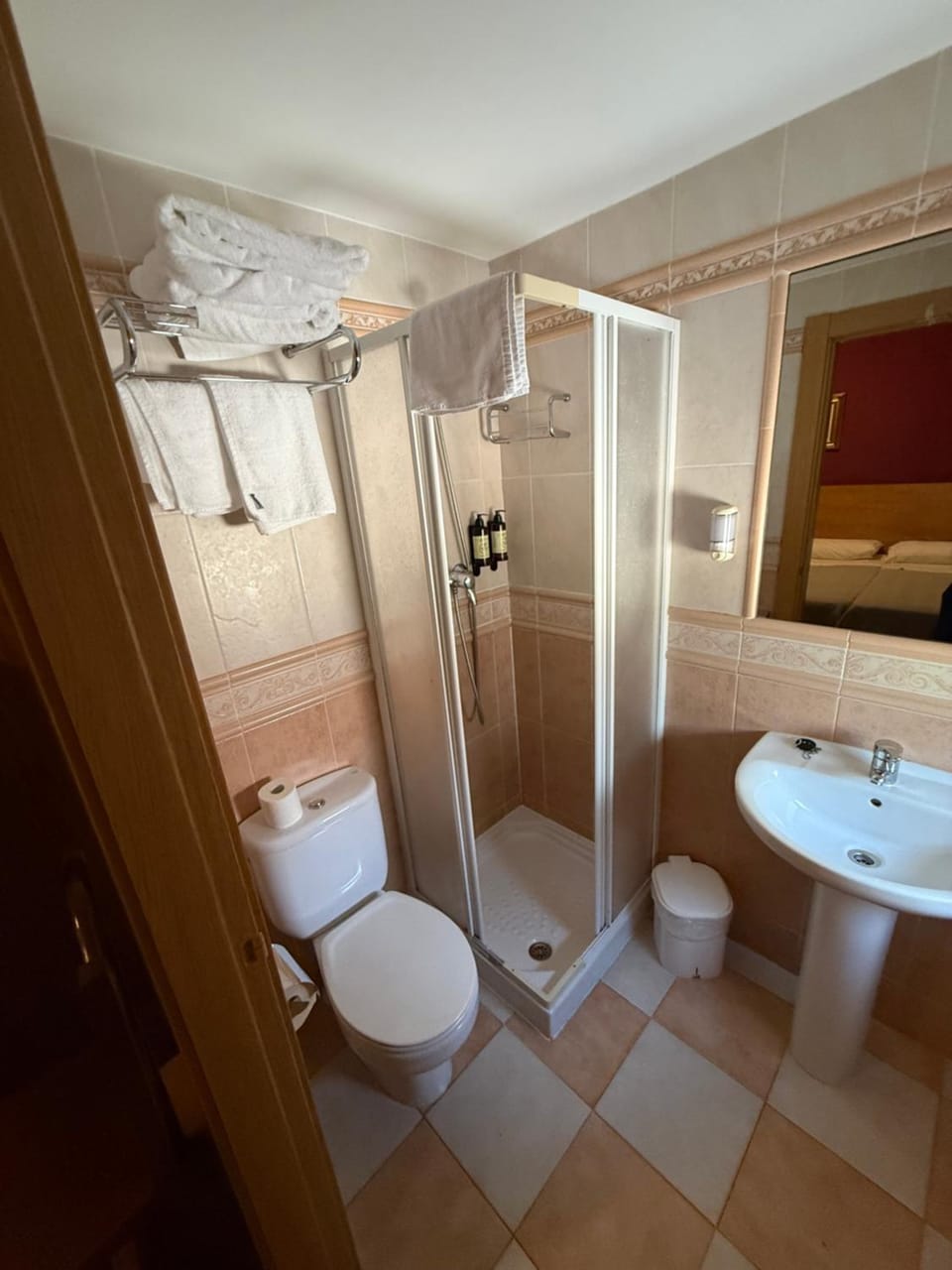 Shower, Bathroom, towels