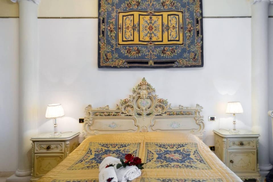 Bed, Photo of the whole room