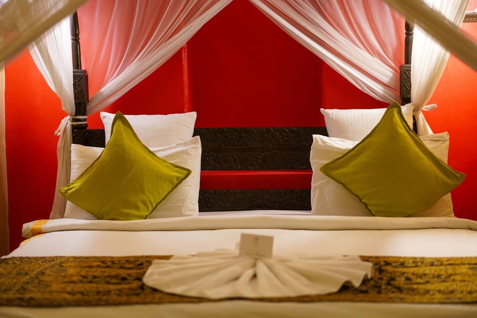 Bed, Living room, Photo of the whole room, Bedroom
