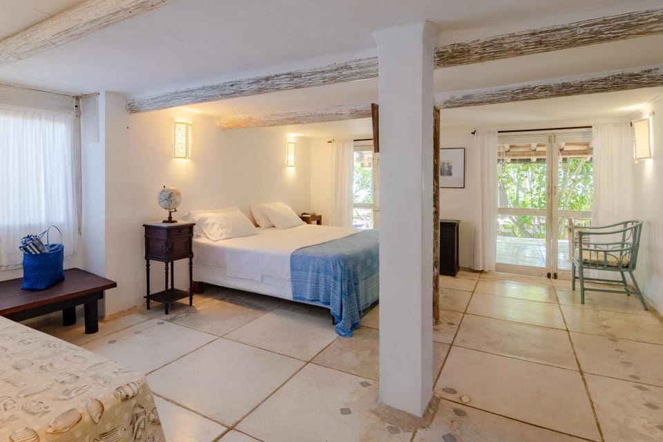Bedroom, air conditioner