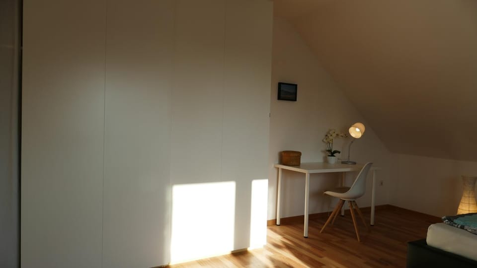 Seating area, Bedroom