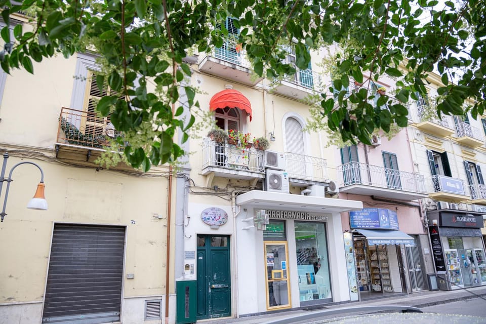 Property building, Facade/entrance