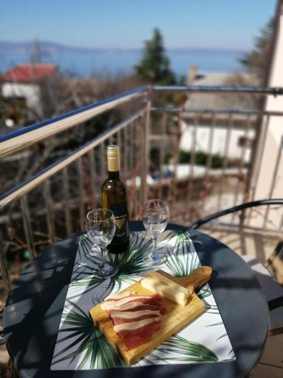 Balcony/Terrace, Food and drinks