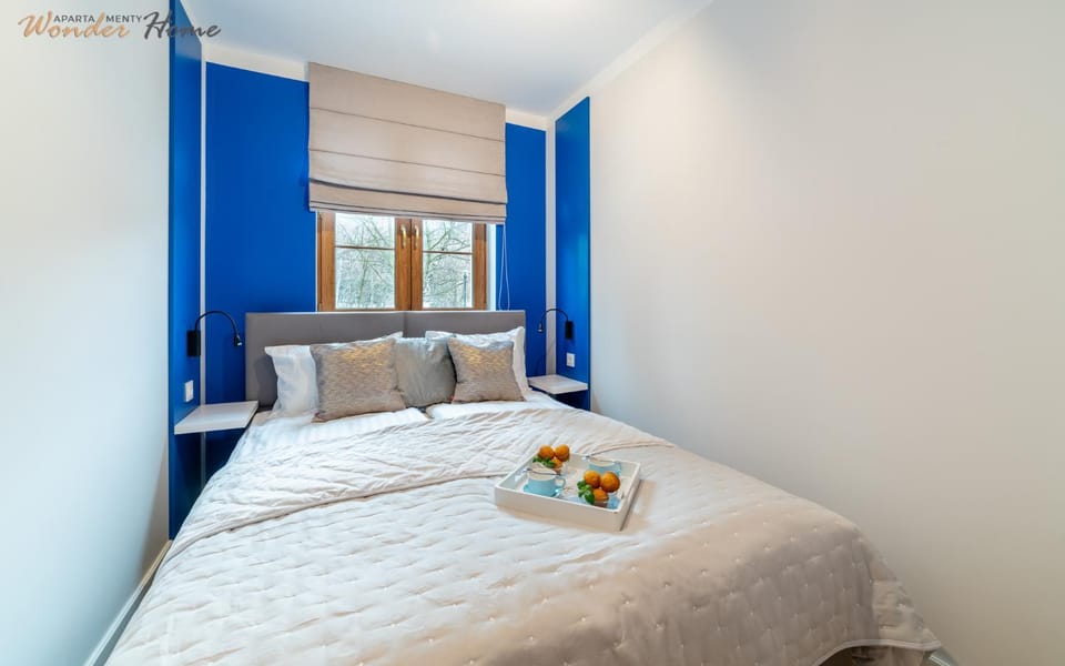 Bed, Photo of the whole room, Decorative detail, Bedroom, towels