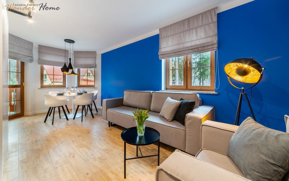 Living room, Photo of the whole room, Decorative detail, Seating area, Dining area
