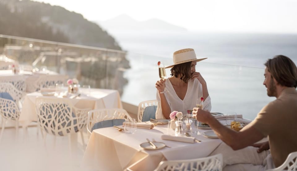 Restaurant/places to eat, View (from property/room), Sea view, Meals