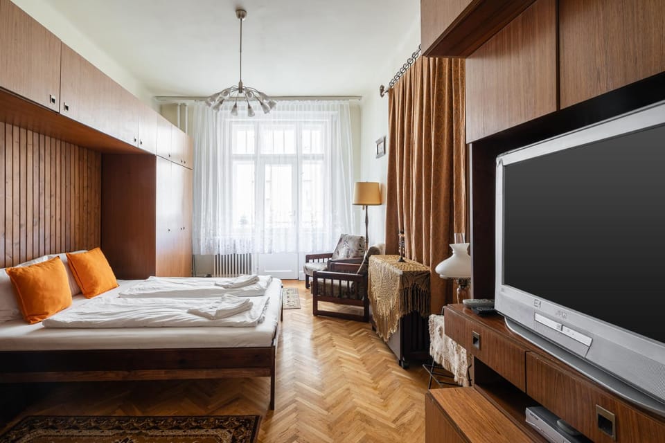 BpR W21 Retro Home with balcony Apartment in Budapest