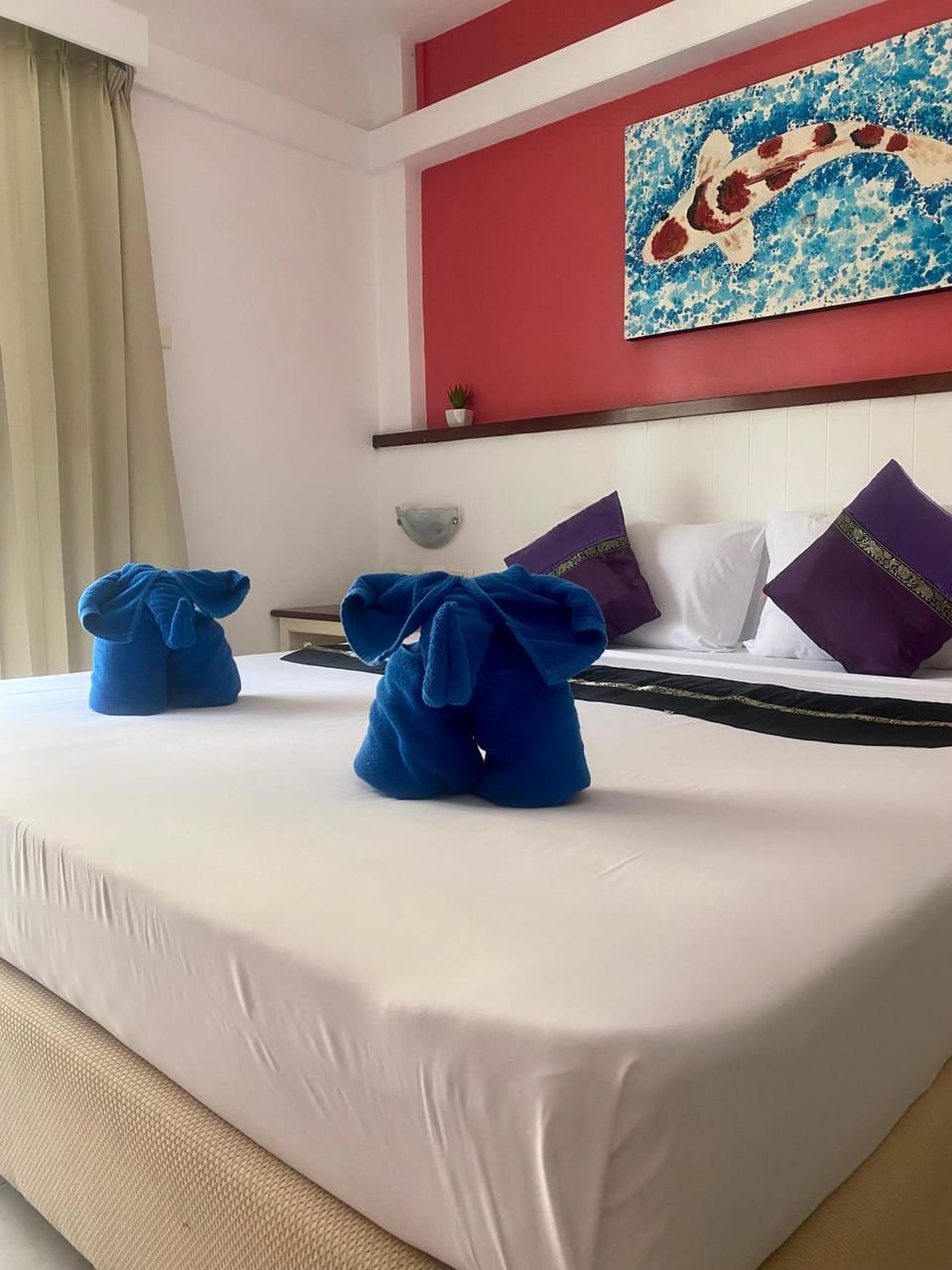 Bedroom, towels