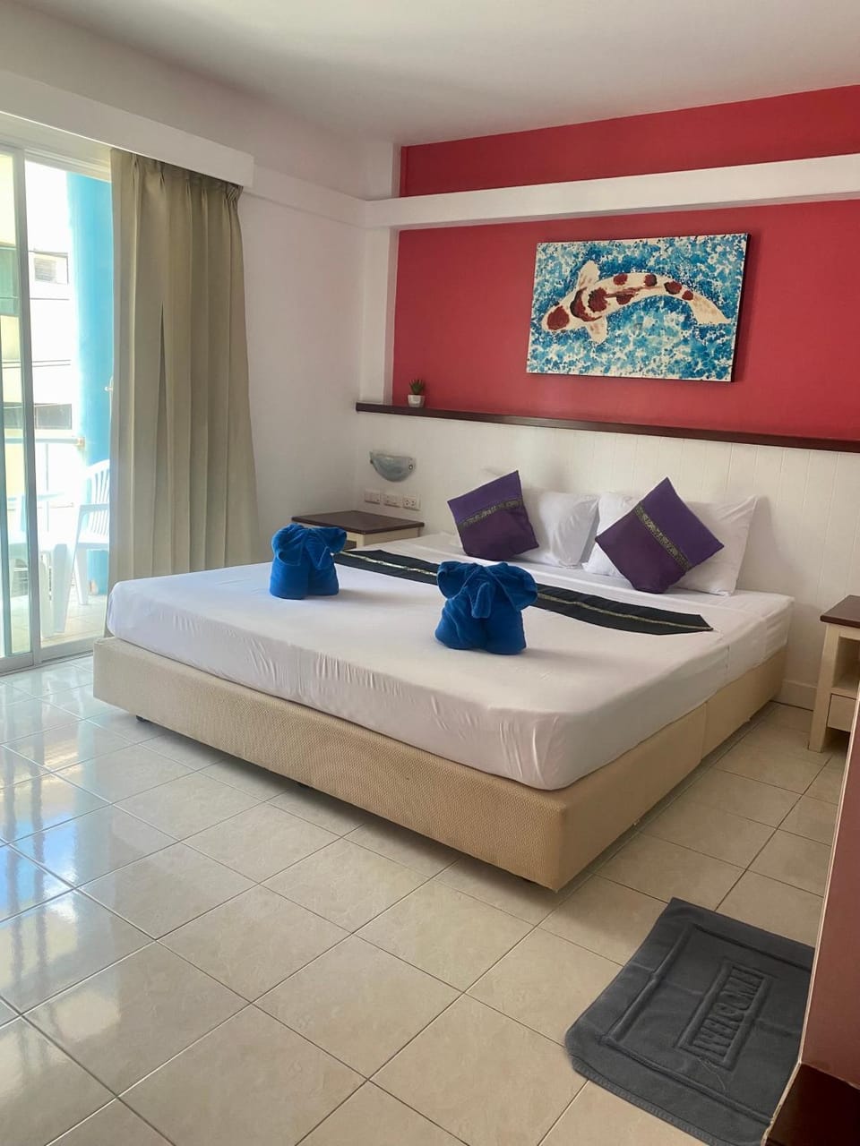 Bed, Decorative detail, Bedroom, towels