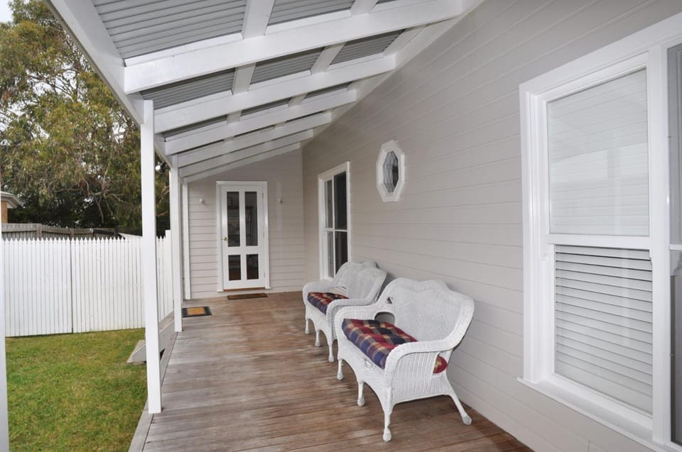 Paperbark Homestead House in Inverloch