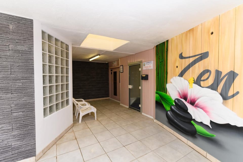 Sauna, Steam room, Internal: Not applicable to any particular room