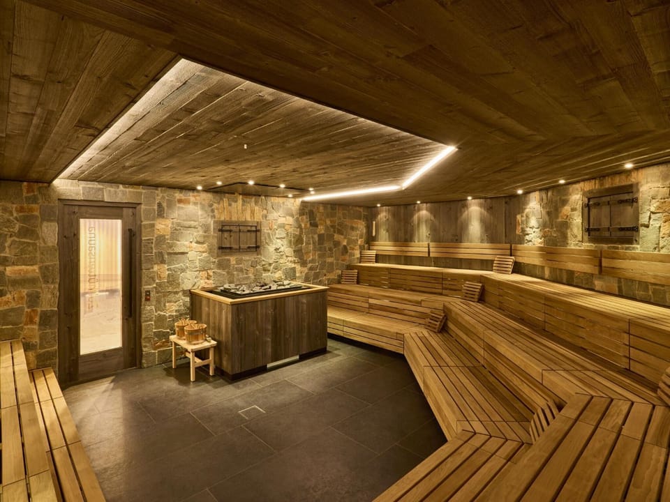 Neighbourhood, Sauna