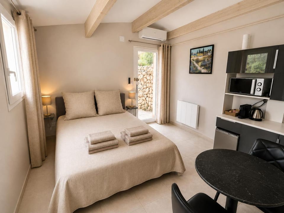 Le Domaine d'Alèzen House in Provence-Alpes-Côte d'Azur