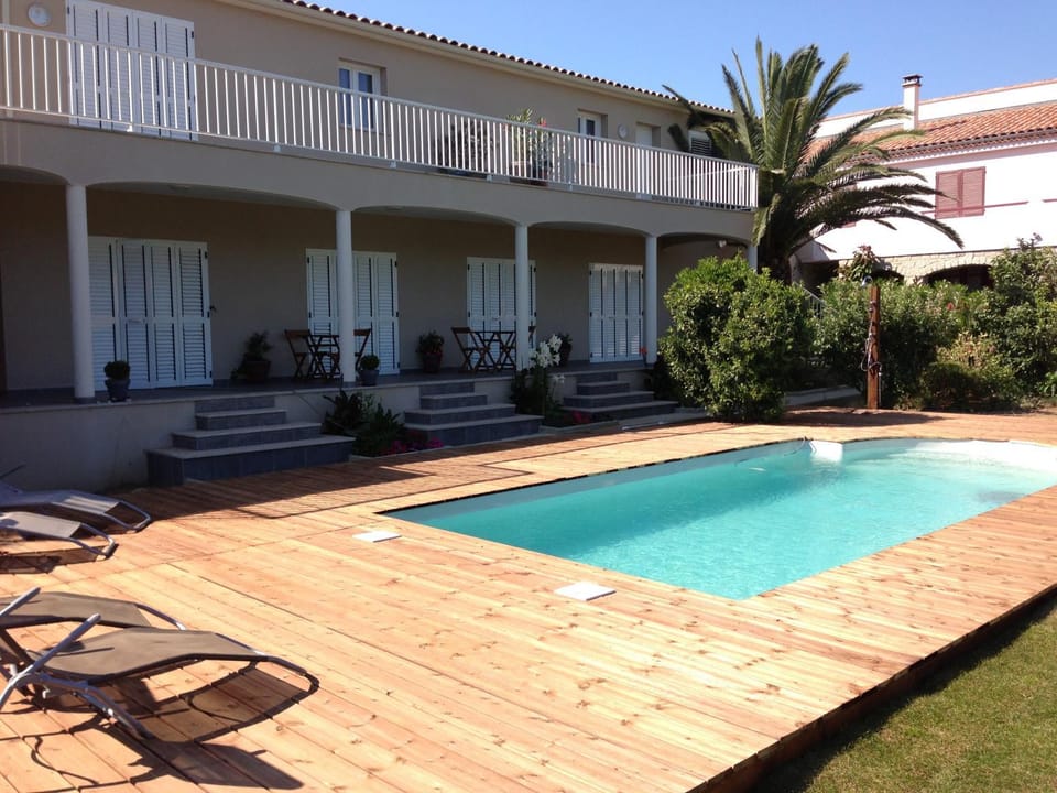 Facade/entrance, Balcony/Terrace, Swimming pool